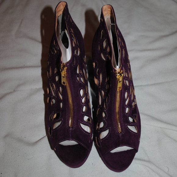 NEW IN BOX, SZ 10M, PLUM OPEN TOE WEDGE - Picture 4 of 6